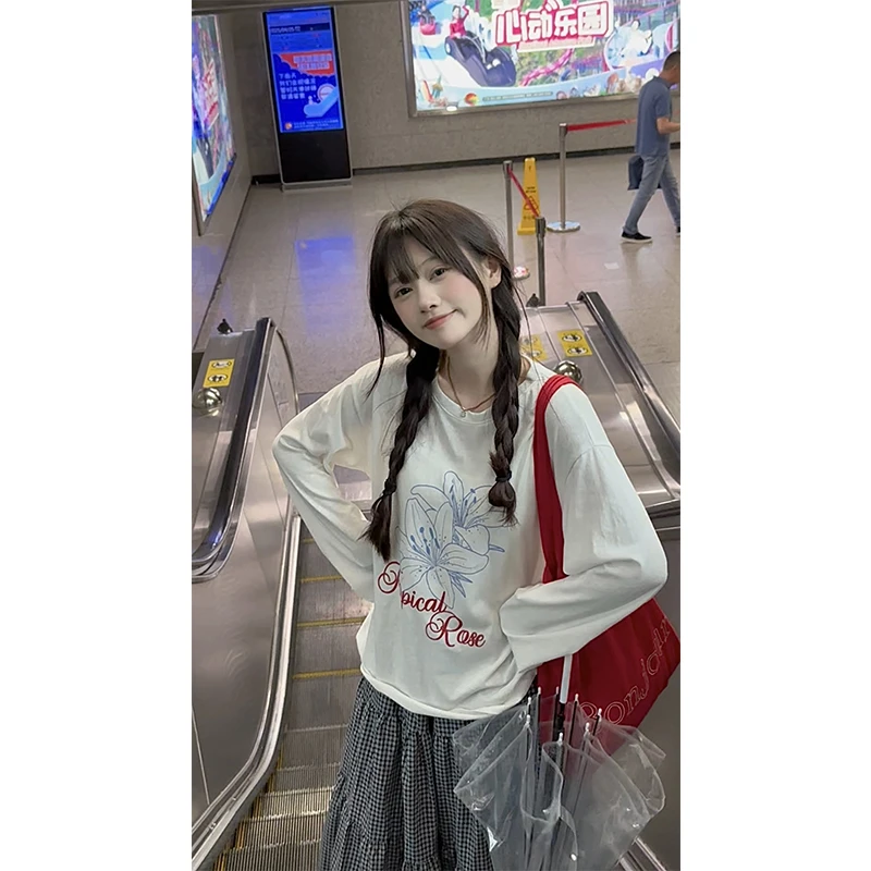 【陈仔】【花朵印花】慵懒蓝色花朵印花设计长袖宽松百搭圆领T恤1519