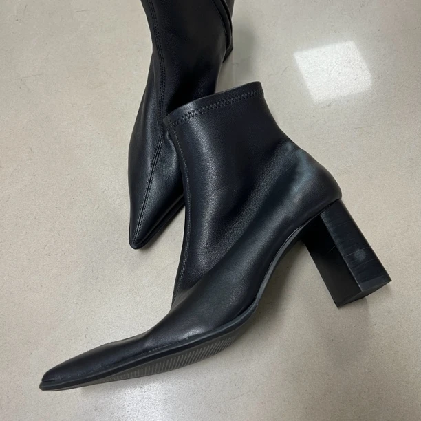 尖头低跟时尚休闲鞋跟鞋气质女士筒靴黑色靴子瘦瘦靴方头