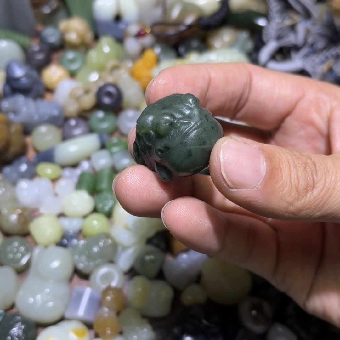 和田玉未镶嵌珠宝半成品