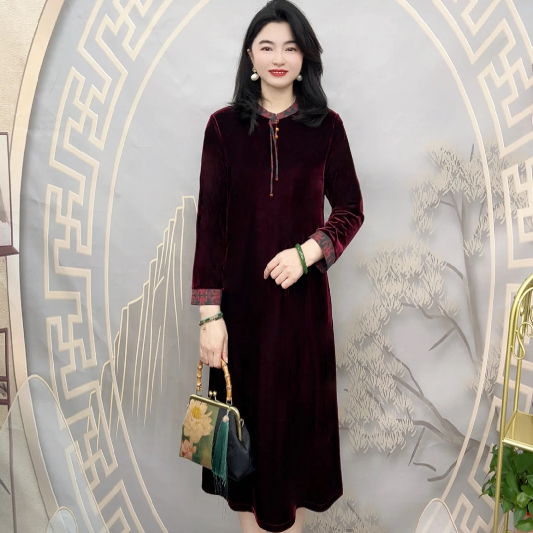 9362 步摇石榴扣净色暗纹植绒连衣裙