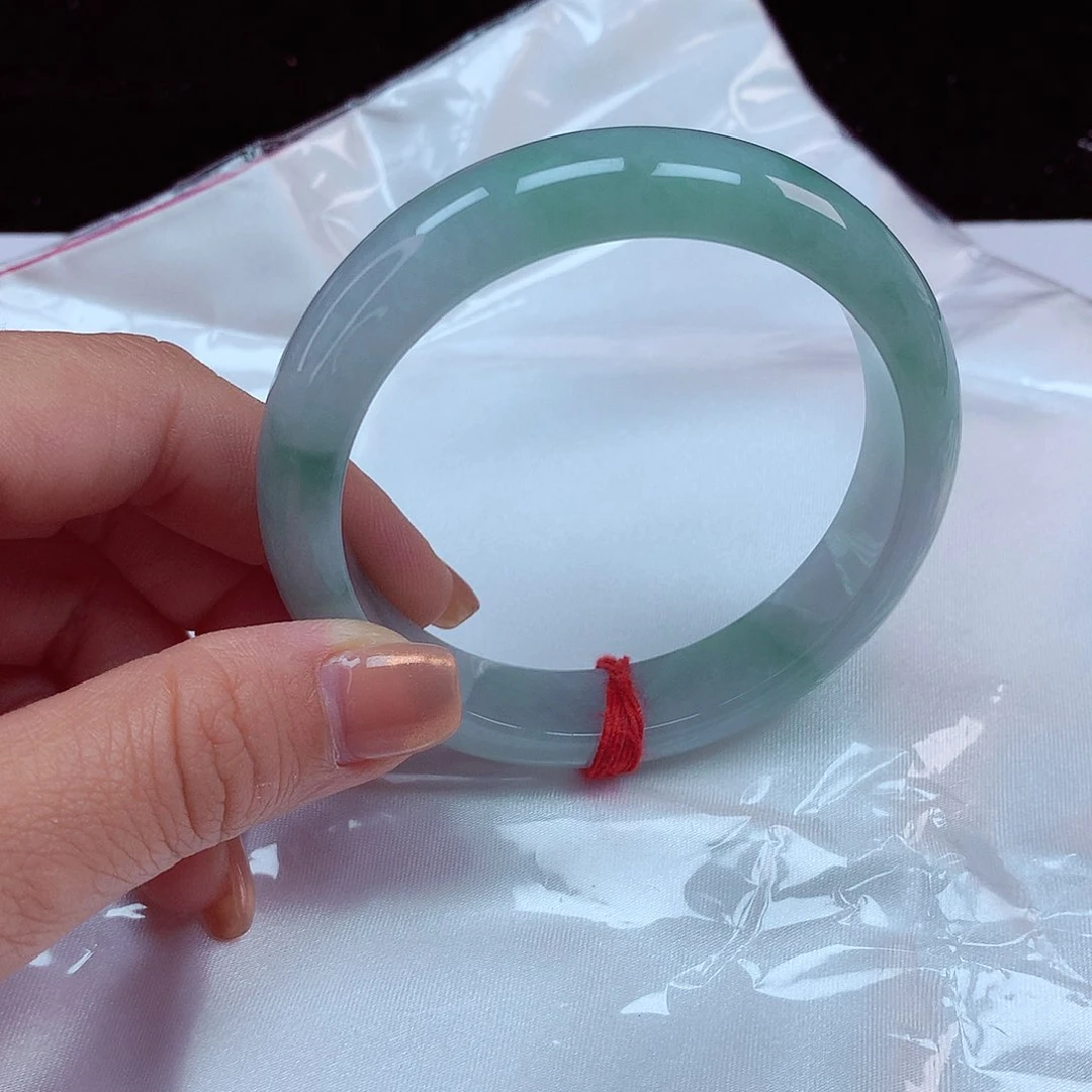 翡翠手镯未镶嵌圈口57