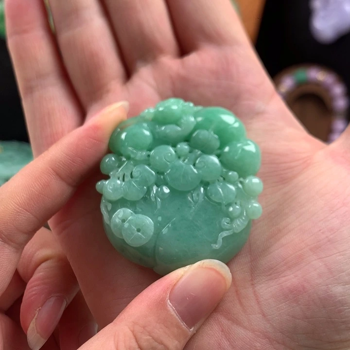 妖***君翡翠未镶嵌颈饰吊坠