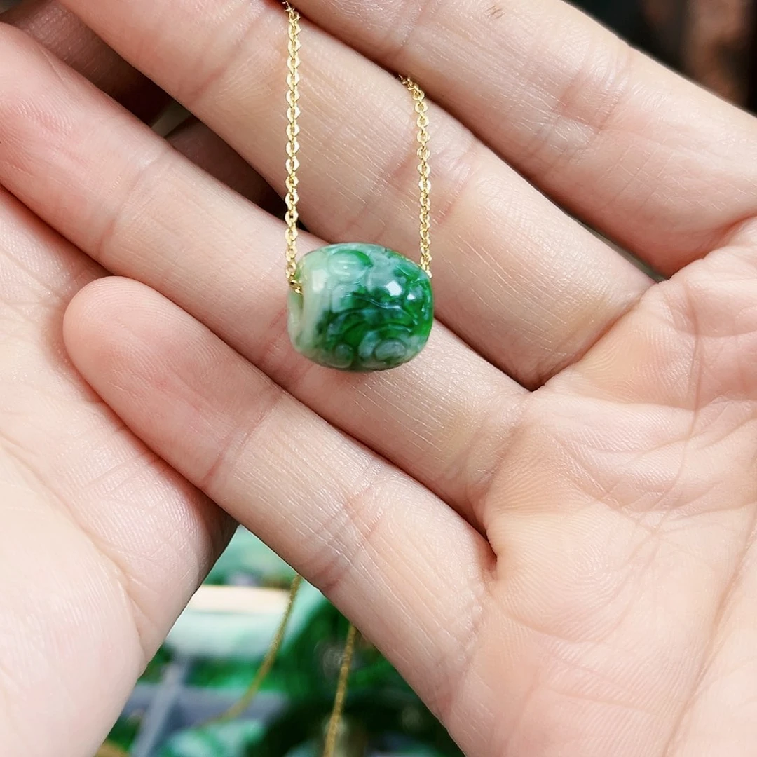 翡翠颈饰未镶嵌吊坠多样性