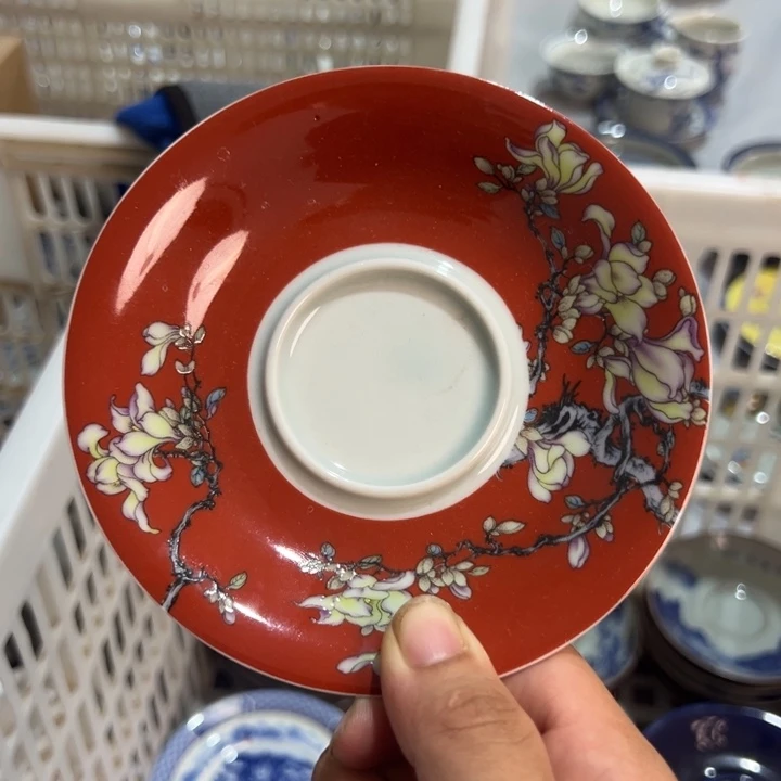 红釉喇叭花壶承微瑕