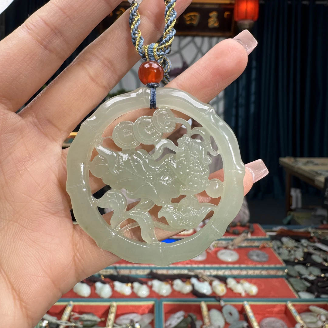 和田玉挂件国风款呱呱来财毛衣链（蜂蜜水）53mm