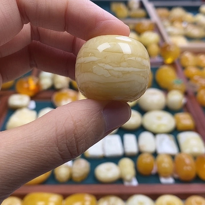 琥珀未镶嵌珠宝奇石14.6白蜜虎皮墩子
