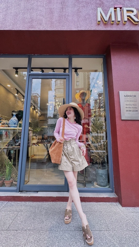 MIRROR 【涛姐精选】卡其色花苞巨显瘦短裤