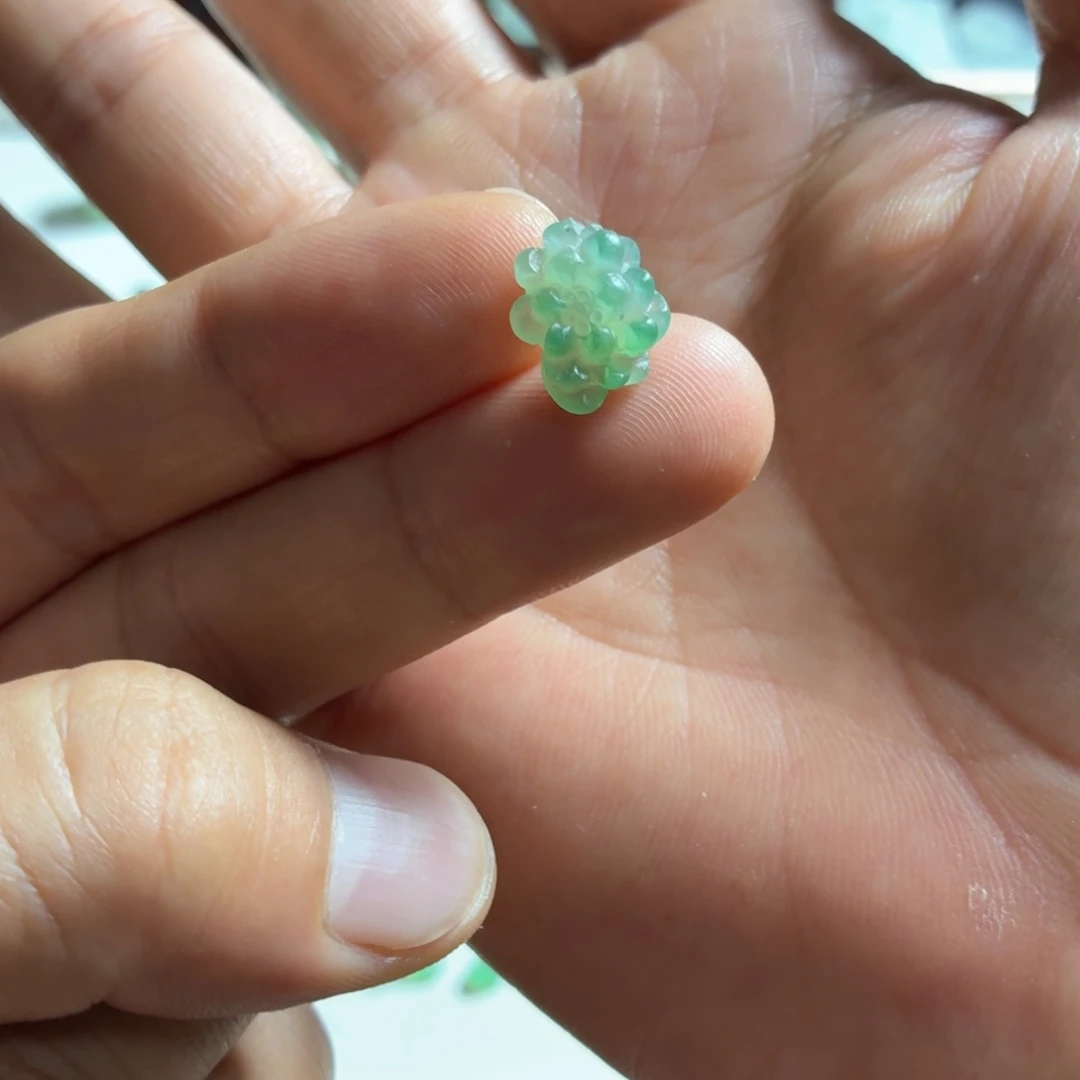 定制翡翠未镶嵌莲花