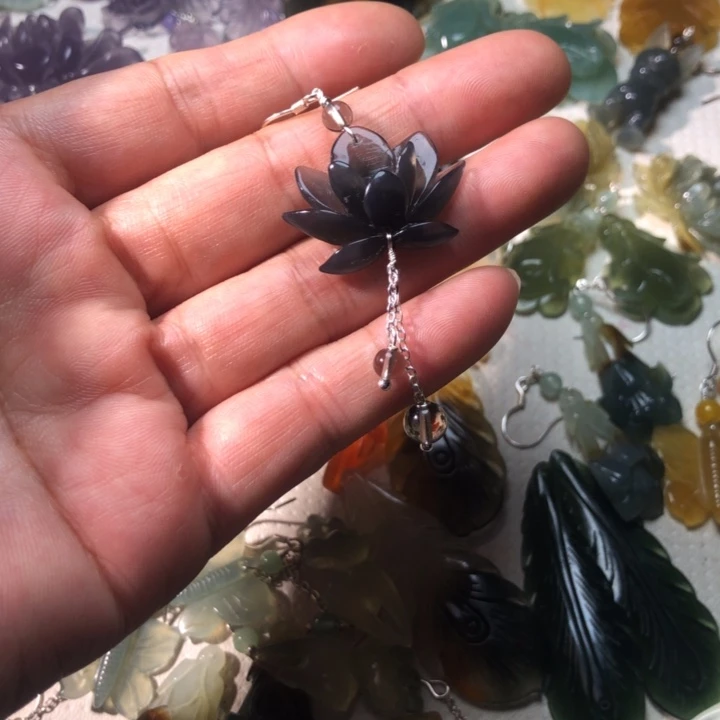 黛****蛇纹石玉未镶嵌耳坠
