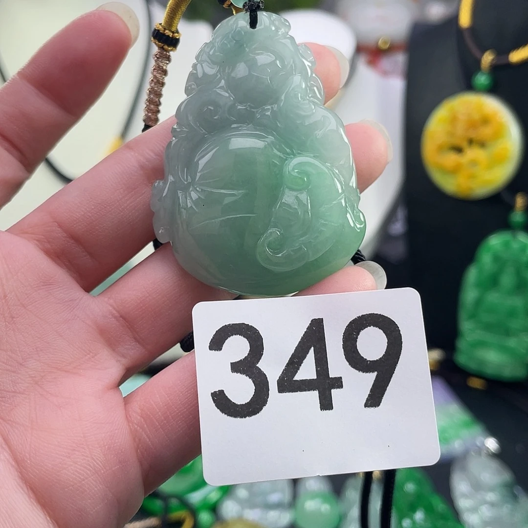 吊坠(赠链)未镶嵌翡翠