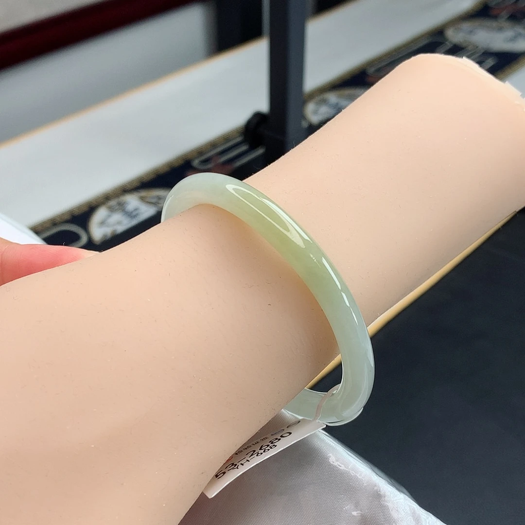 翡翠手镯未镶嵌13号