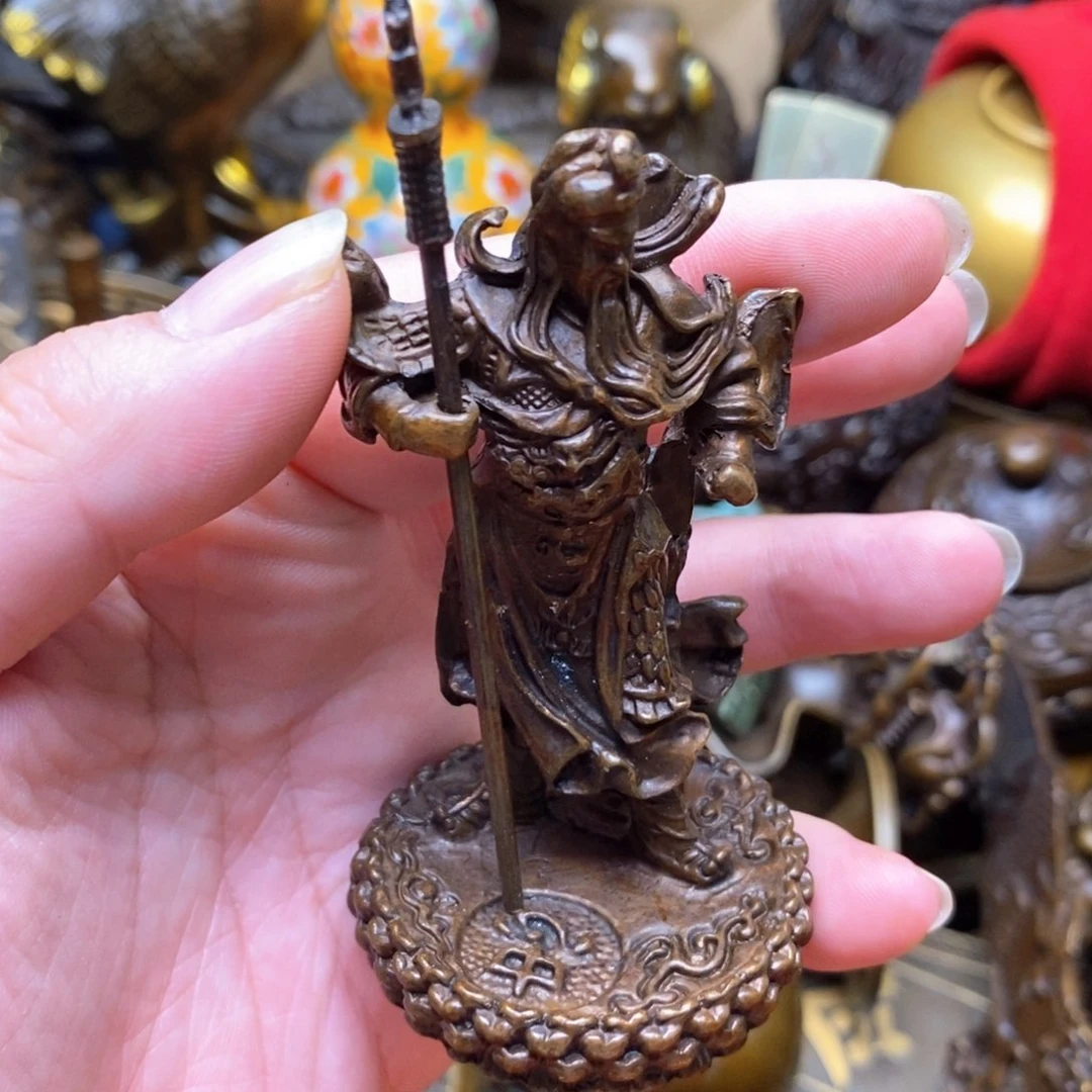 铜器摆件做工精良