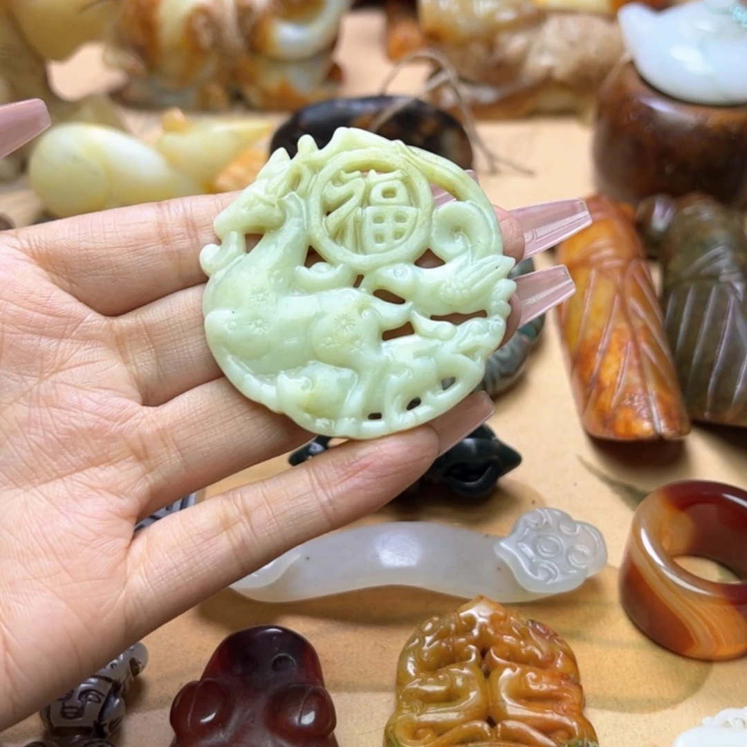 【闪购商品】蛇纹石玉颈饰未镶嵌