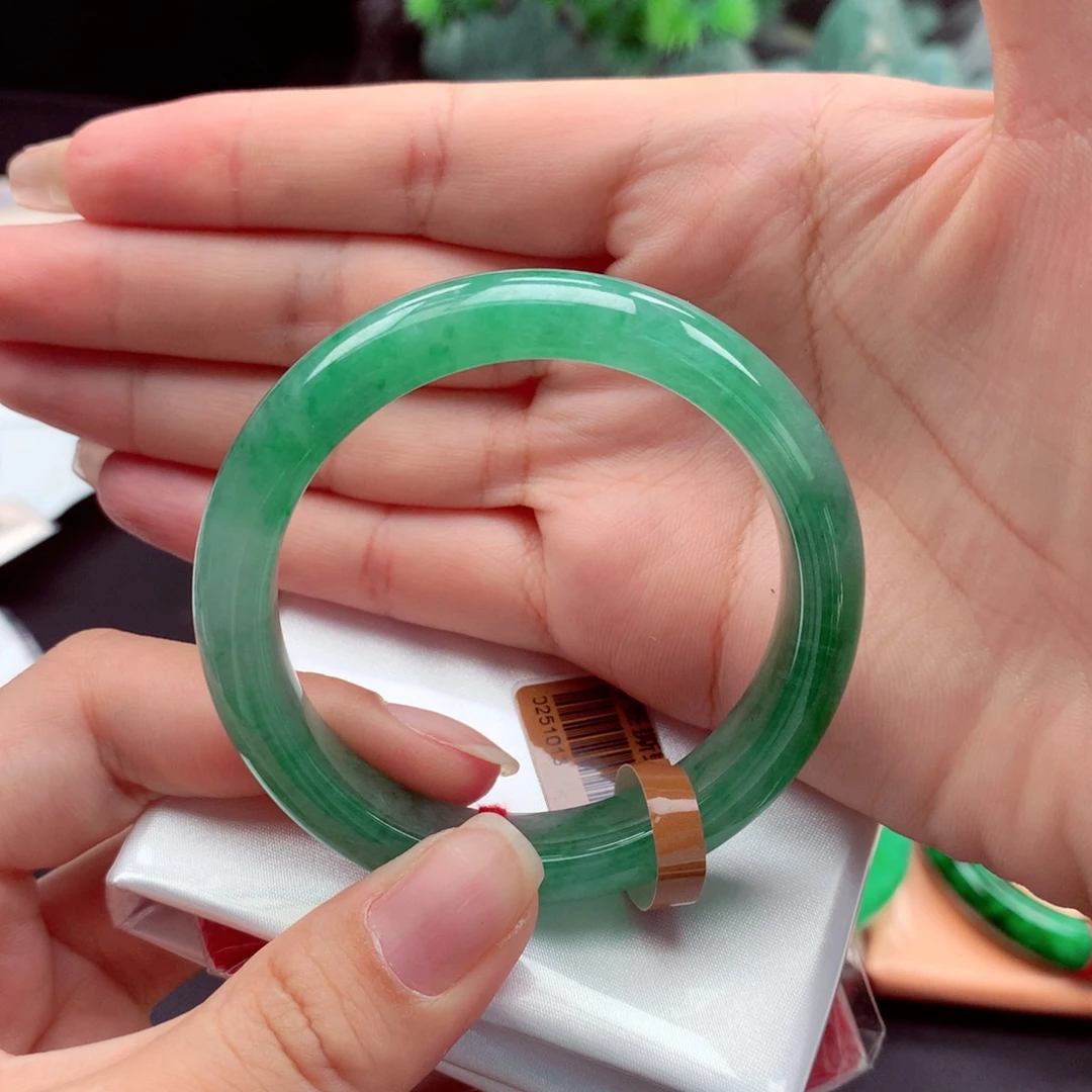翡翠未镶嵌手镯翡翠