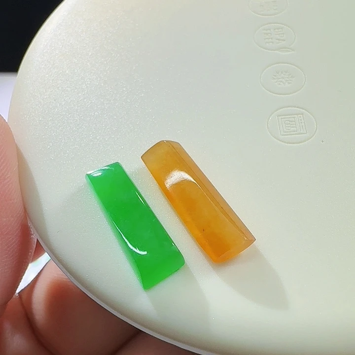 翡翠未镶嵌颈饰裸石