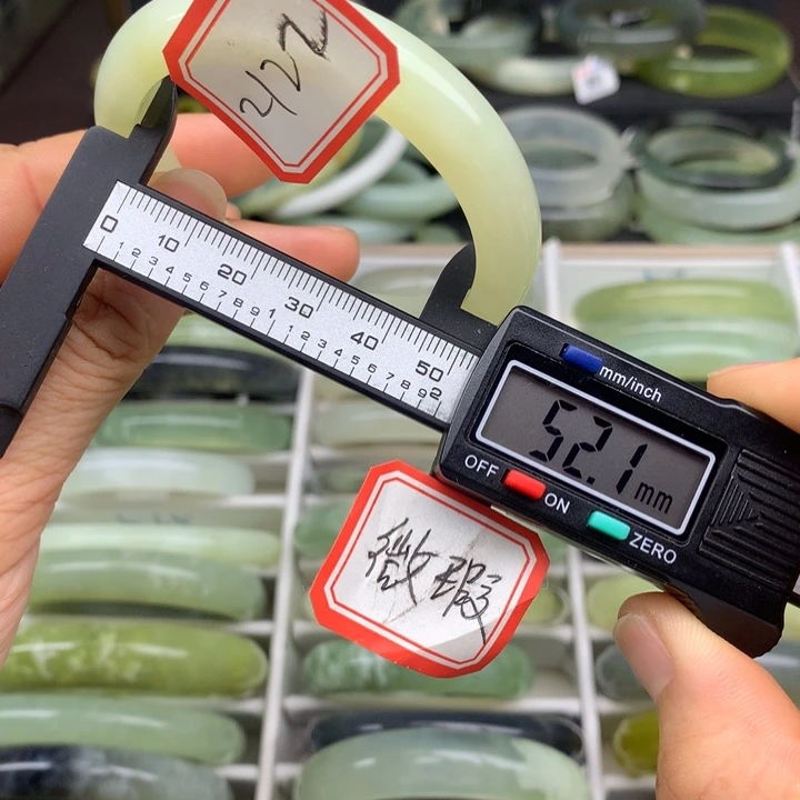 每****蛇纹石玉未镶嵌手镯2122