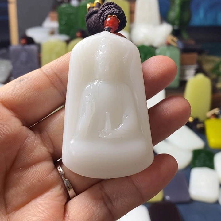 吊坠(赠链)未镶嵌和田玉