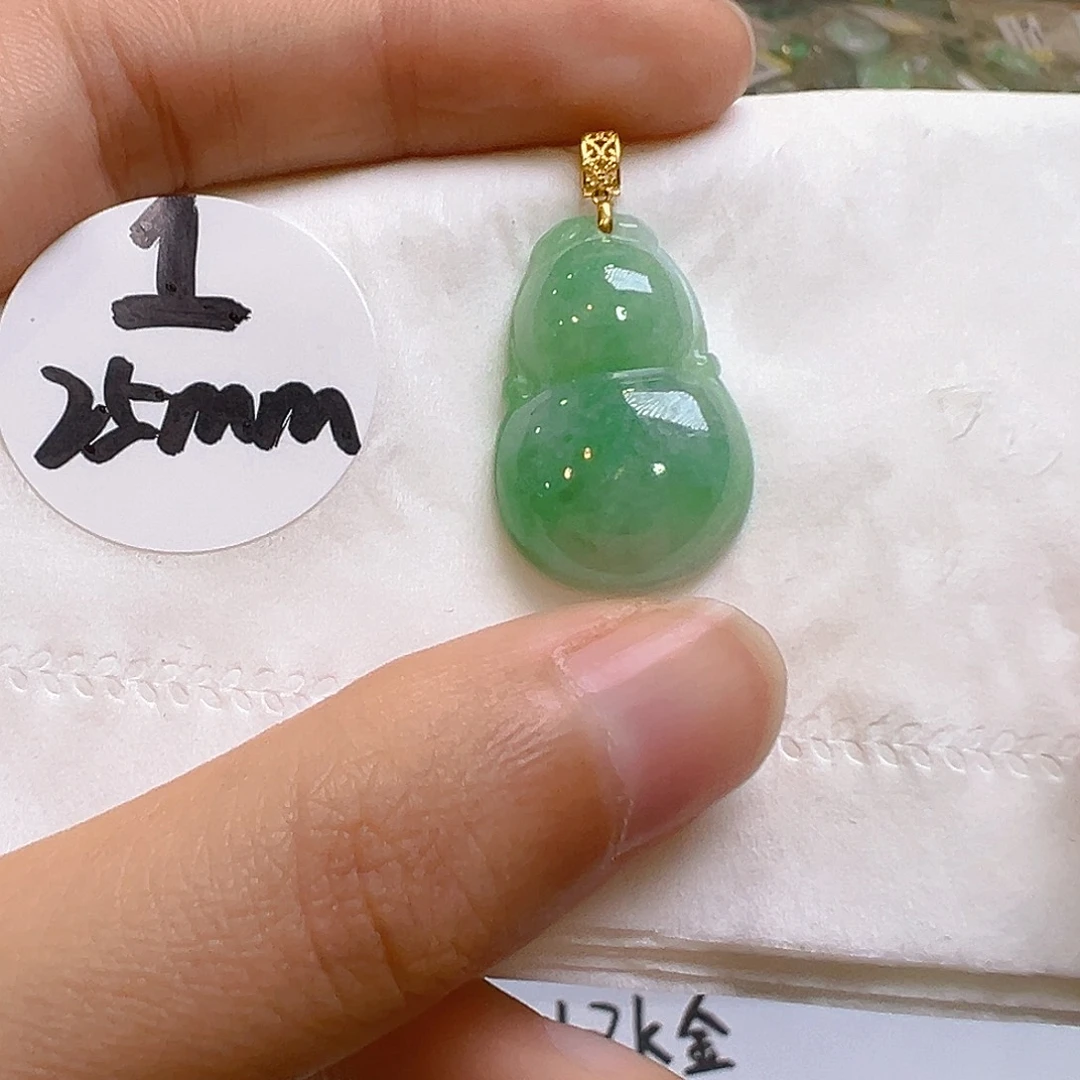 翡翠18K金镶嵌颈饰翡翠