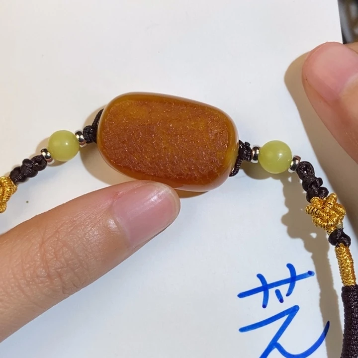 未镶嵌琥珀珠宝奇石