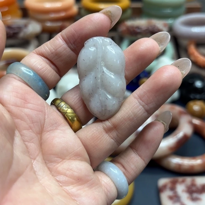 石英岩玉合金颈饰