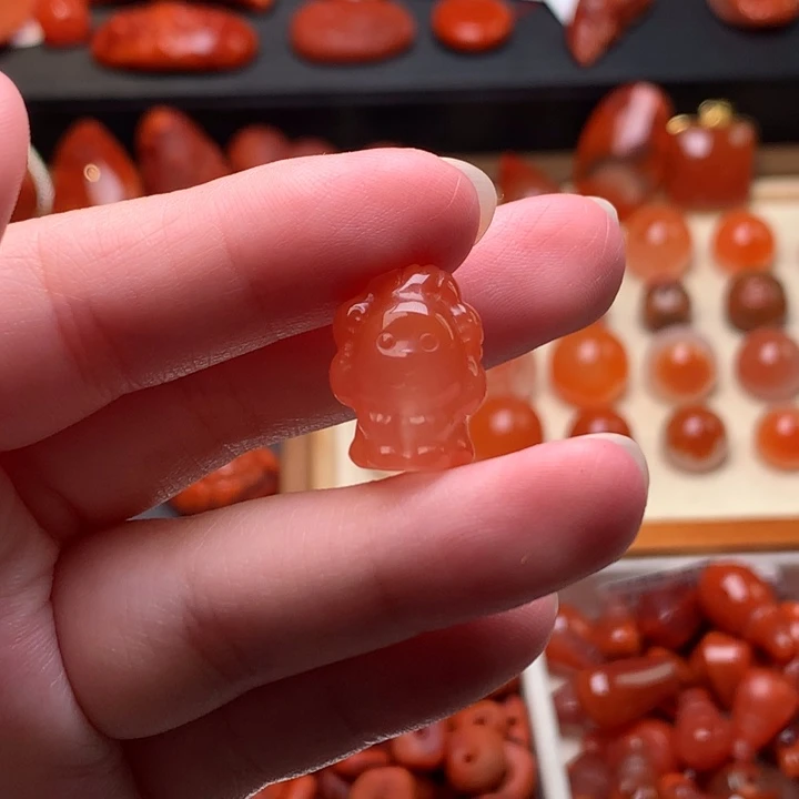 南红玛瑙未镶嵌珠宝半成品小狮子