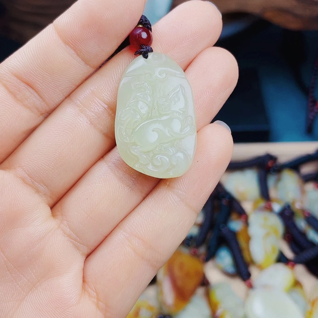 和田玉未镶嵌颈饰