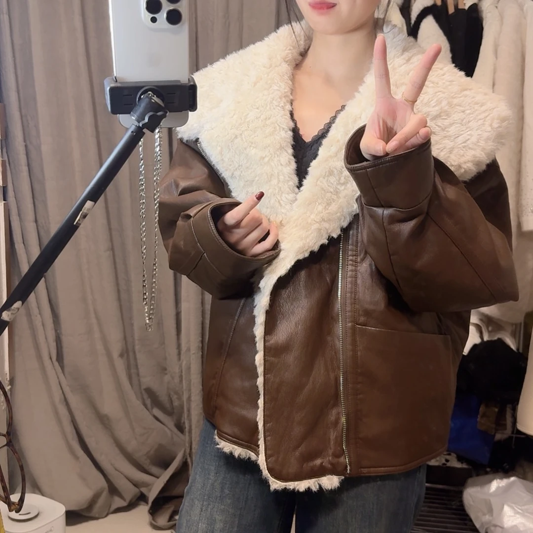 全新无暇咖色皮衣绒均码