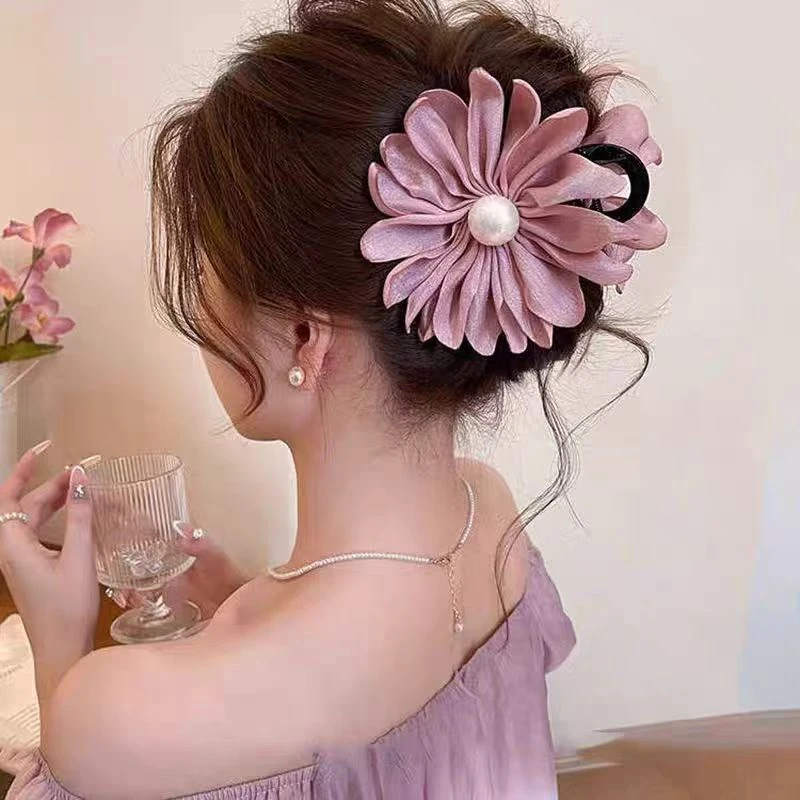 栖花漫语~花朵仿珍珠抓夹女高级感2025新后脑勺鲨鱼夹子发夹头饰