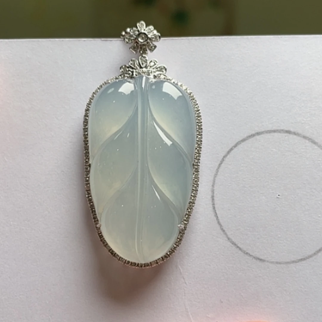 【闪购商品】吊坠(不含链)18K金镶嵌翡翠