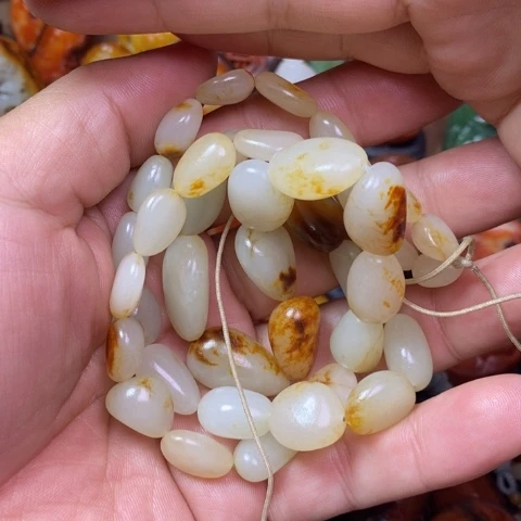 和田玉颈饰未镶嵌不**镔