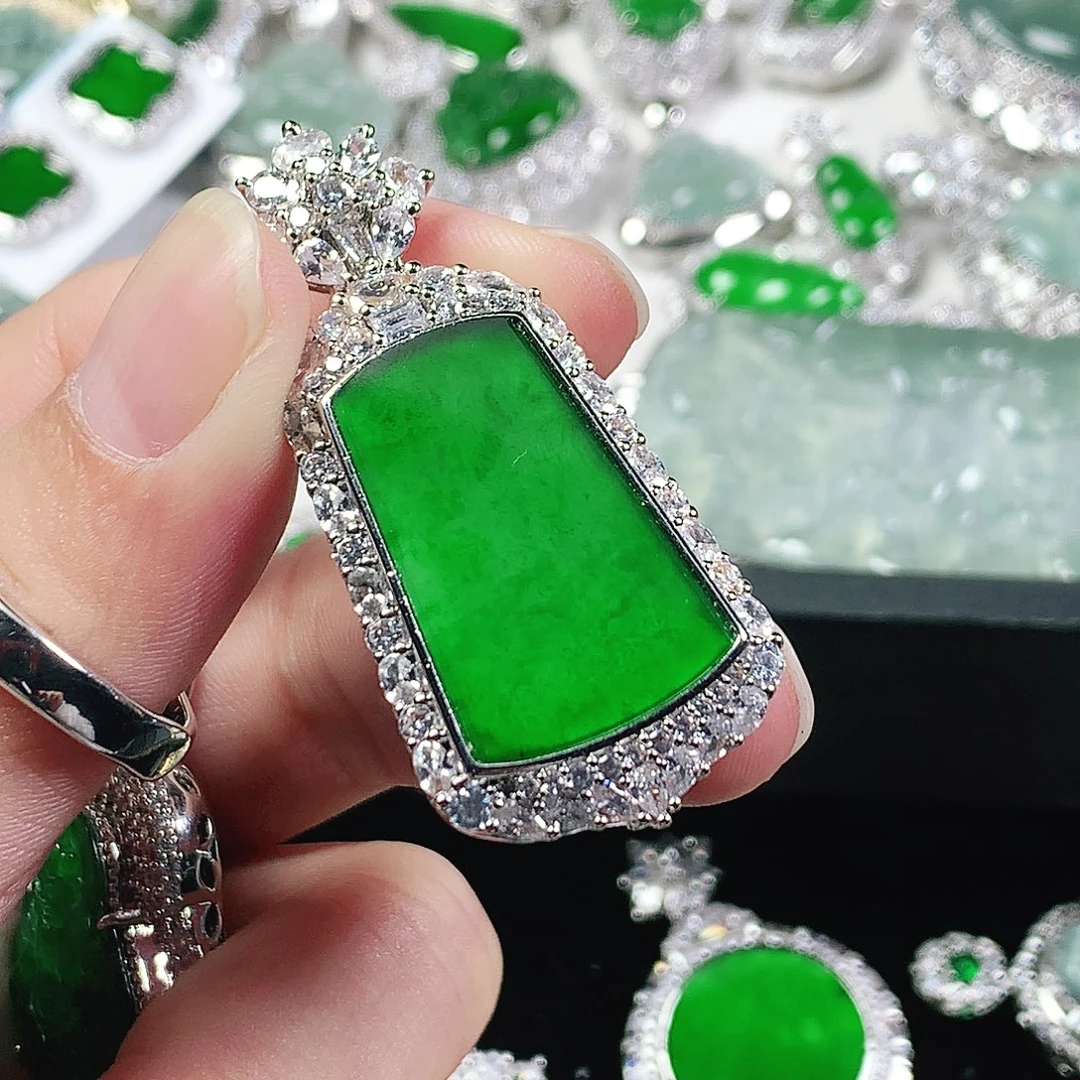 ****翡翠未镶嵌吊坠(不含链)