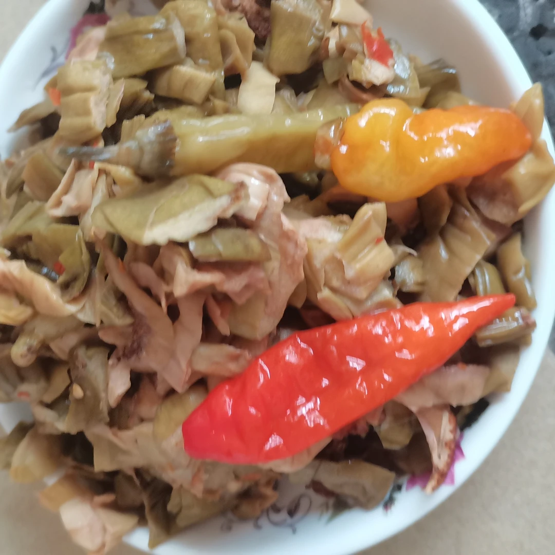 农家腌菜和农家芋禾杆