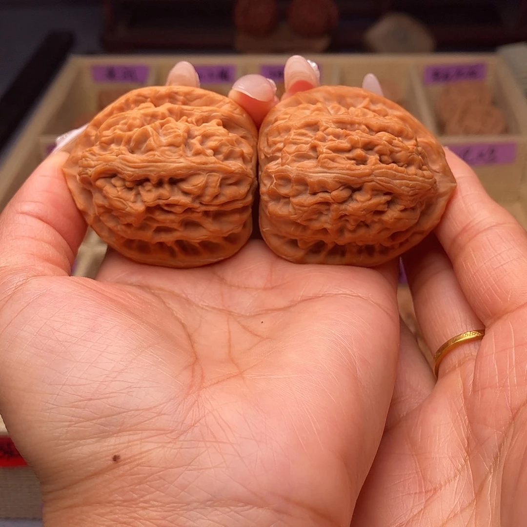 文玩核桃把件红锦鲤42