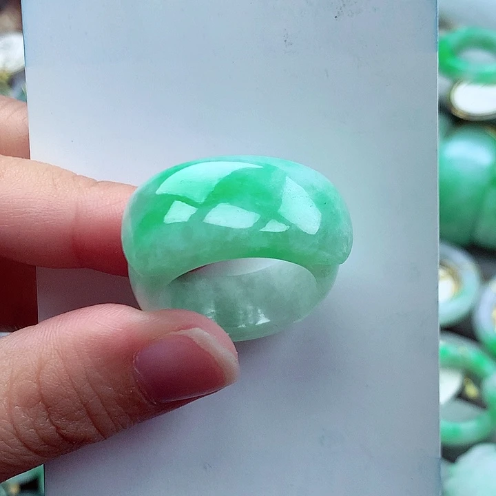 翡翠未镶嵌戒指26号