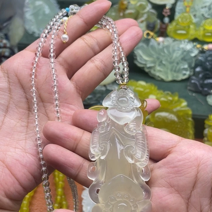 未镶嵌蛇纹石玉吊坠