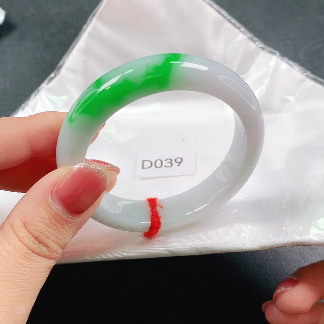 翡翠未镶嵌手镯03