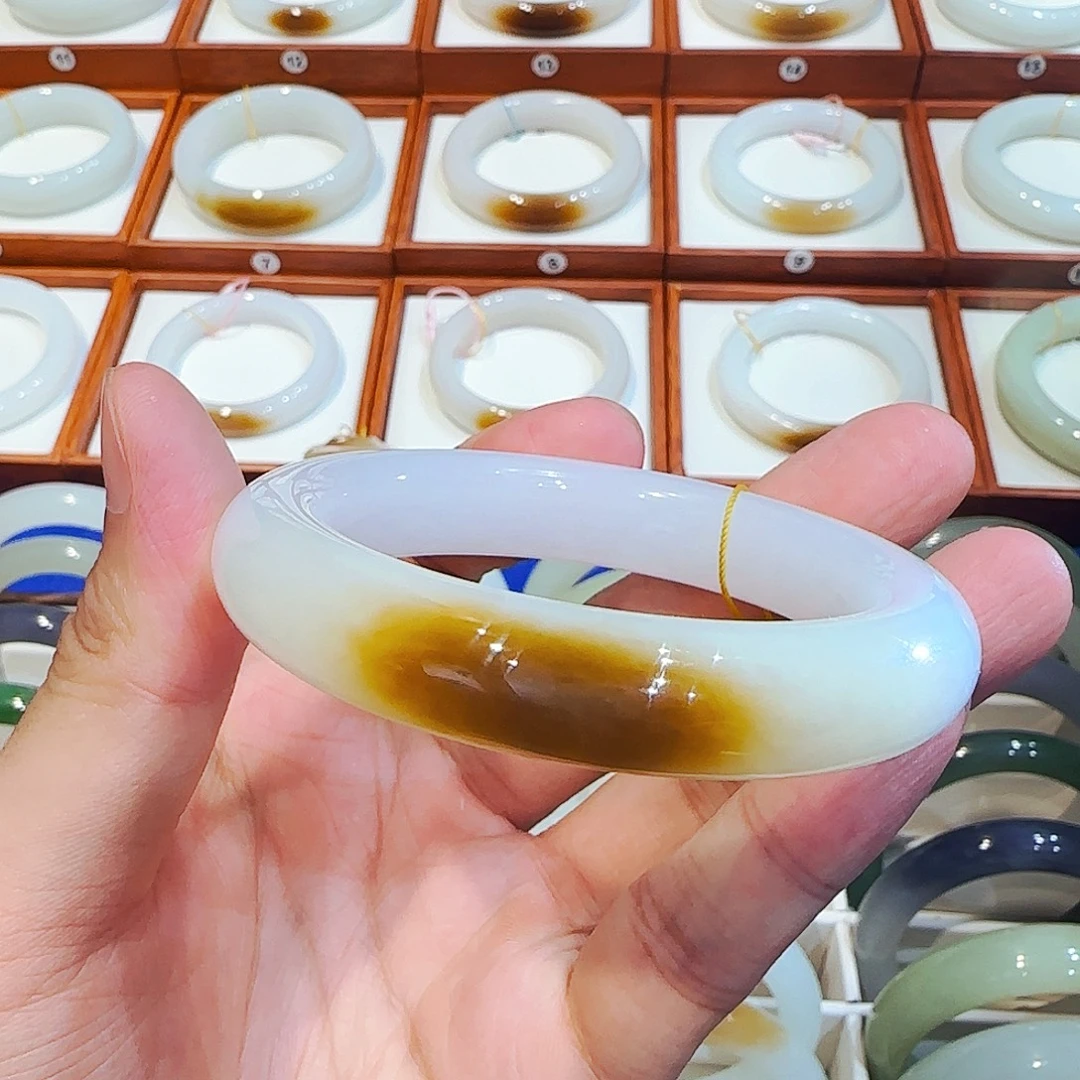 未镶嵌手镯和田玉且末一口红糖52 53 54