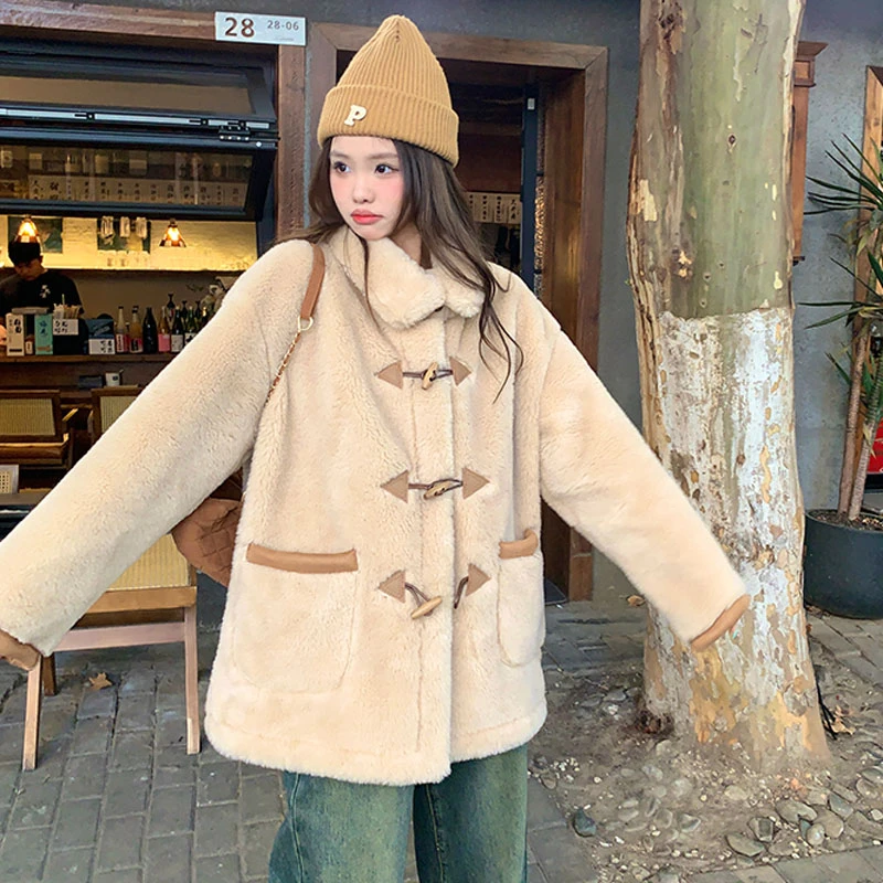 韩系穿搭小众设计牛角扣羊羔毛外套2025新款学院风仿皮毛一体上衣