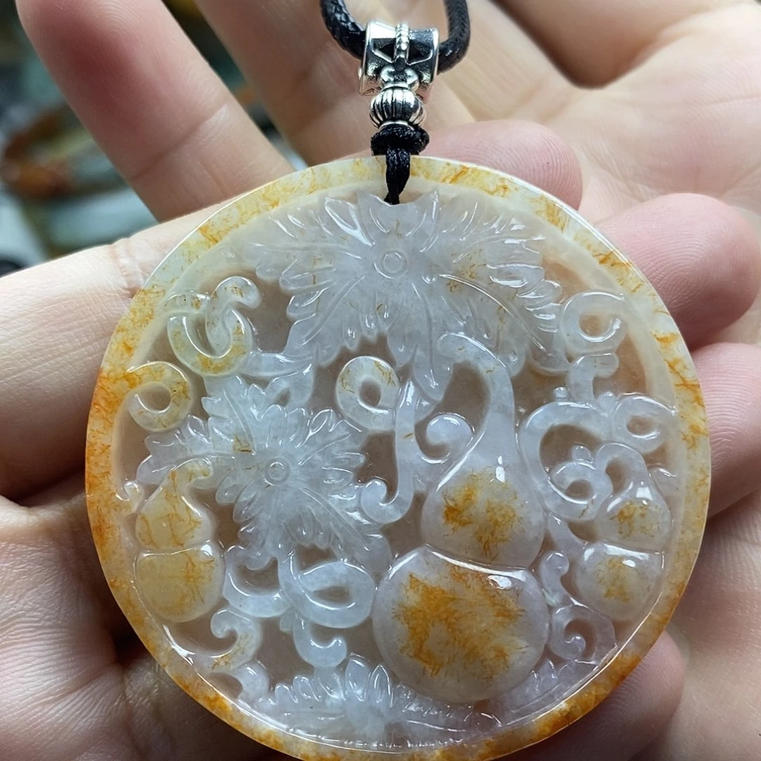 翡翠未镶嵌颈饰牌子