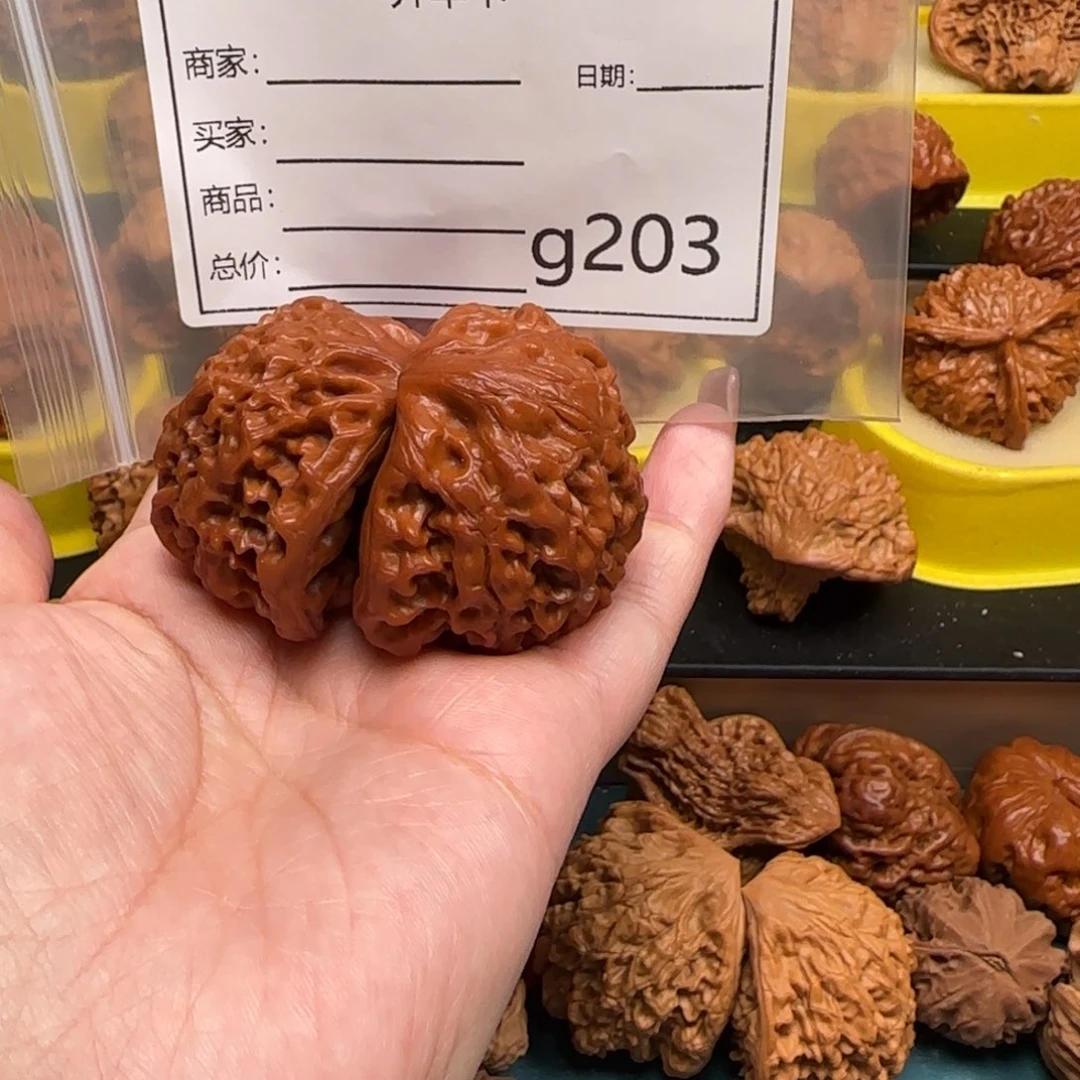 我***山把件桃核文玩的好