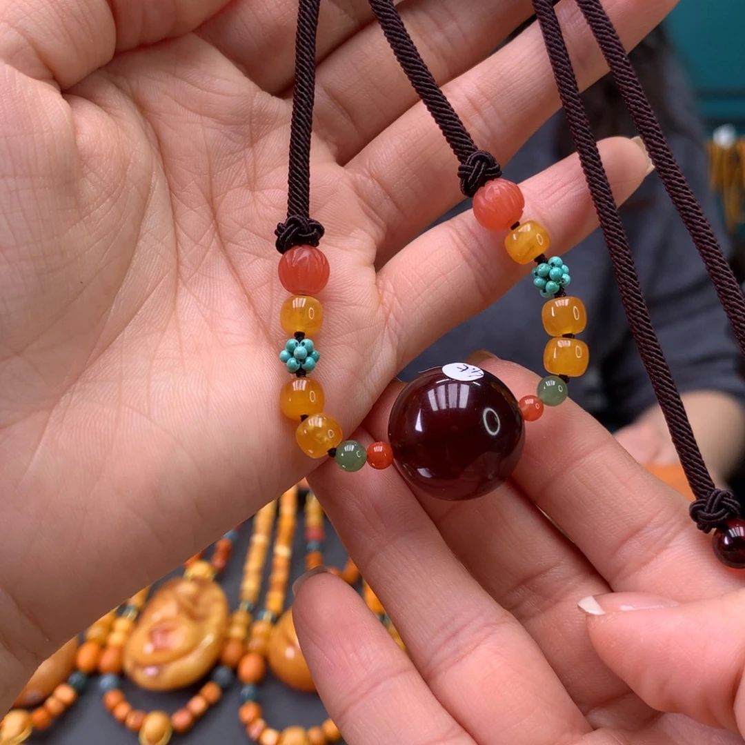 血珀未镶嵌颈饰天然