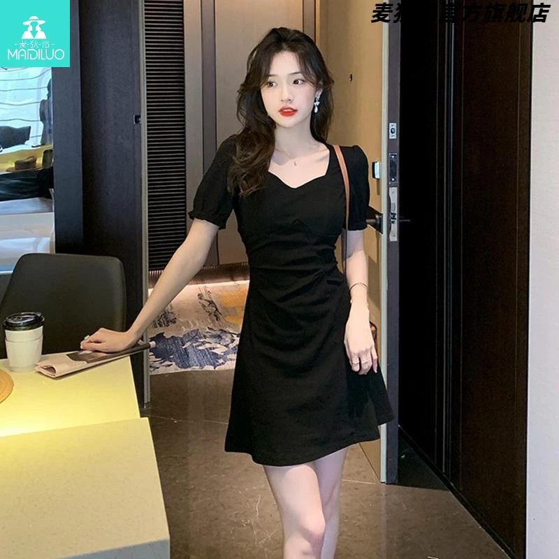 潮牌法式复古小个子短袖连衣裙女夏名媛气质修身收腰赫本风小黑裙