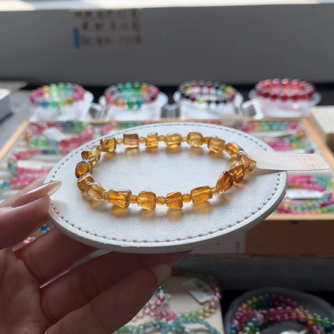 手链未镶嵌碧玺不退换