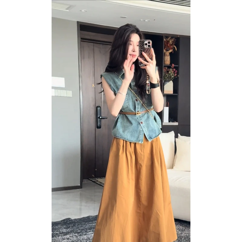 欧洲站复古翻领时尚减龄显瘦收腰无袖牛仔马甲卡其色半身裙两件套