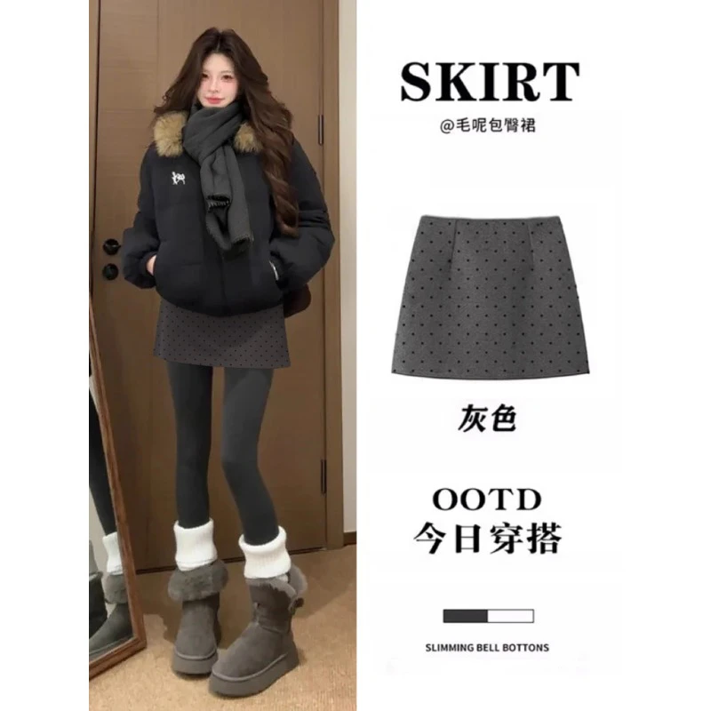 灰色毛呢波点半身裙女秋冬2026a字包臀短裙伯克利裙子格雷系穿搭