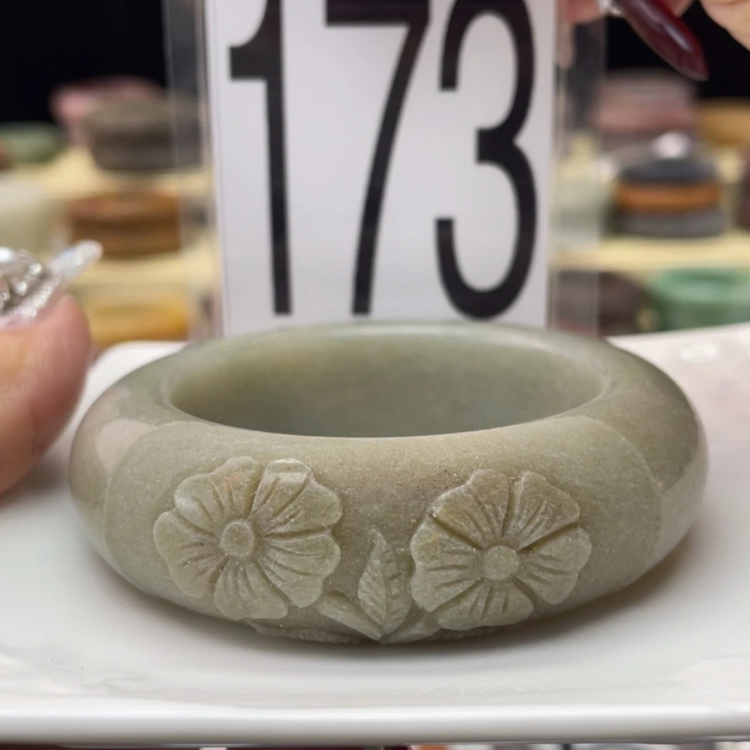 【闪购商品】石英质玉手镯未镶嵌