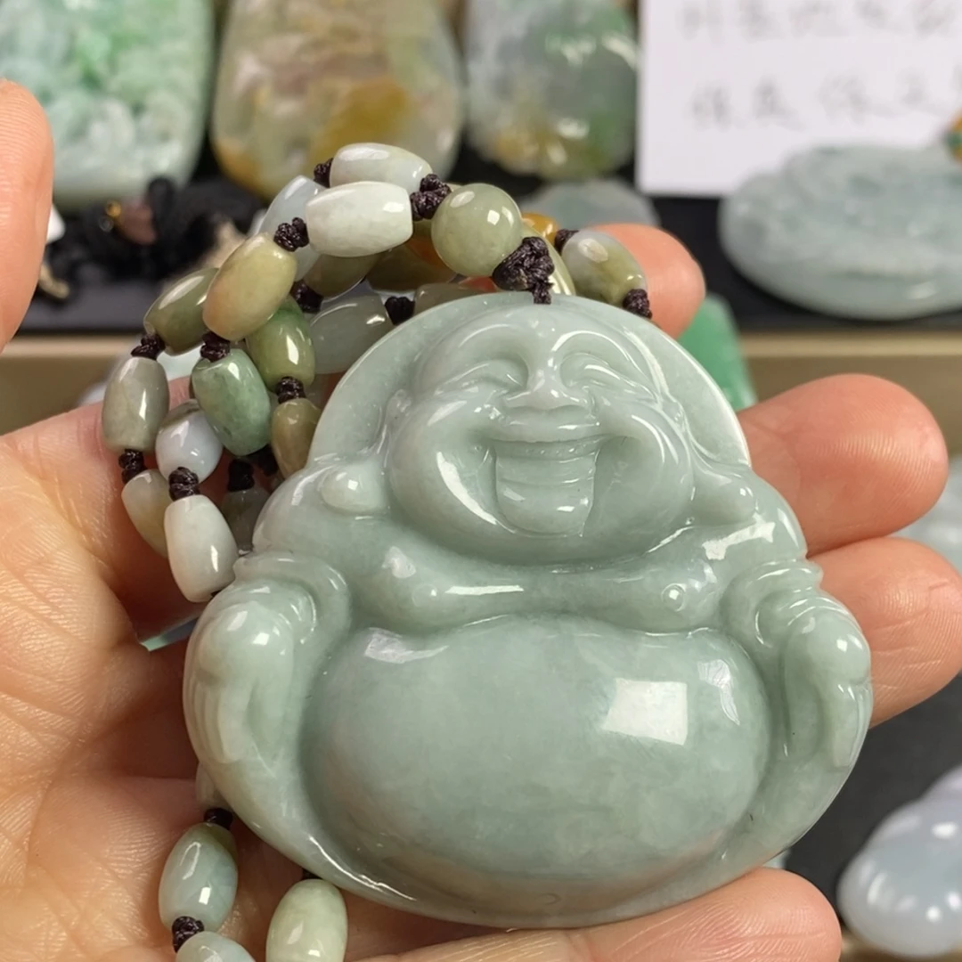 翡翠颈饰未镶嵌佛公