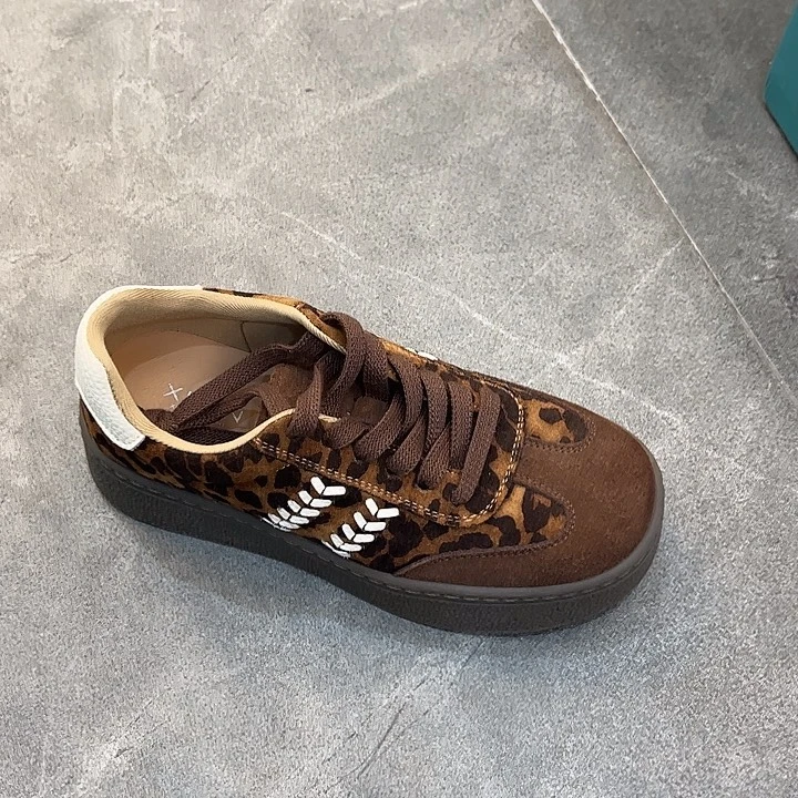 用***3553-90168棕色40码