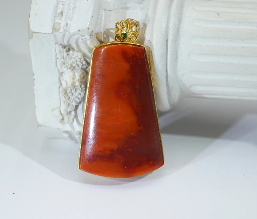 18k南红火焰纹吊坠 AK012117A