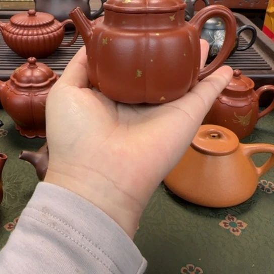 宜兴紫砂繁花洒金